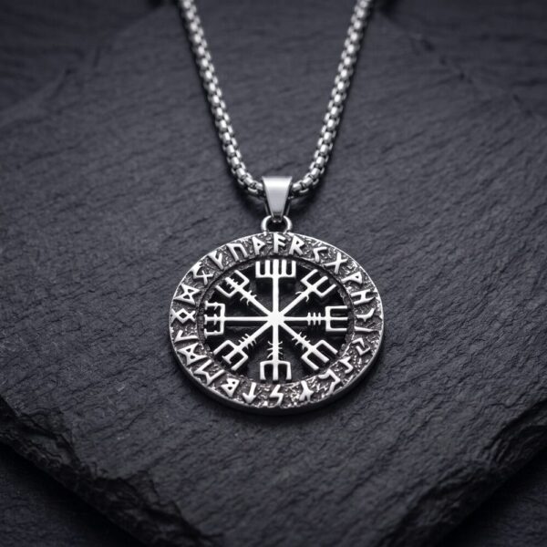 Vegvisir Viikinkikoru - kaulakoru ruostumattomasta teräksestä